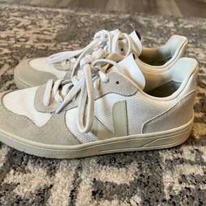 Veja v-10 white natural women’s sneaker